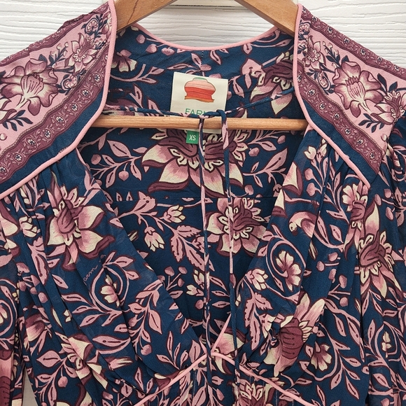 Farm Rio Ainika Bell Cuff Dress Sz XS Armor Shoulders Tasseled Tie Floral Flowy - Picture 12 of 16